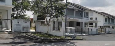 Laman and Bayu Puchong semi detached house  corner nelow market value  1