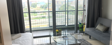 Walking distance to Midvalley and LRT 1