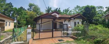 Nice facing lake bungalow 1