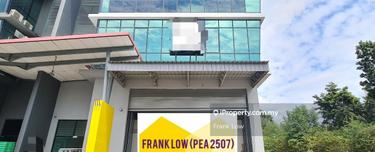 Corner unit facing main road 1