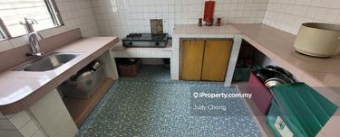 Short distance to ktm and mrt station banks shops restaurants  1