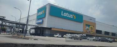Ground floor shop at Pusat Bandar Puchong near lotus, LRT 1