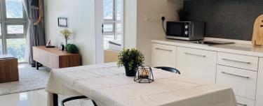 Rare fully furnished Cascades unit with 2 car parks 1