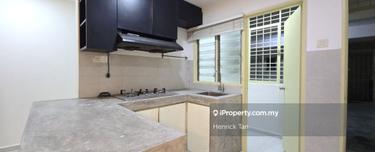 Freehold, Gated Guarded, Flooring fully tiles, 1 car parks 1