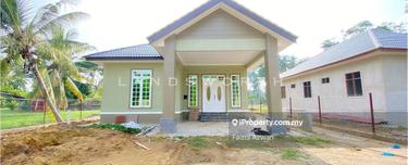 Banglo di Kg Badak, Bachok 1