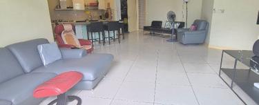 Spacious and airy unit with greenery view 1