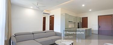 High-floor minimalistic unit with golf course view 1