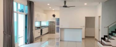 Well maintain unit, facing south 1