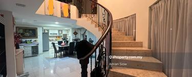 Corner lot, well renovated with extra land, kitchen fully extended 1