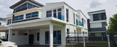 Perdana Lakeview East Semi-D Rental in Cyberjaya's Lakeside Community 1