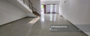 3 storey Well maintained unit  1