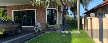 Gorgeous And Well Maintained Bungalow For Sale! 1