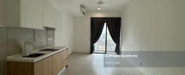 Dual Key Studio with Balcony, Walking distance to MRT Station 1