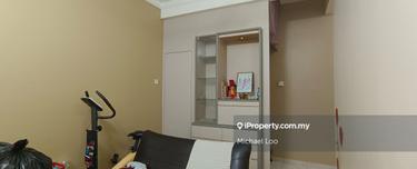 Rare inter-corner unit single storey terrace house in Alma 1