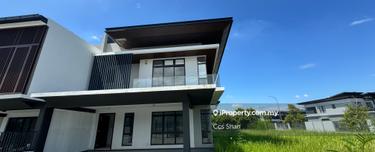 Corner with Big Land Hampton Residence 2 storey Semi D to Sell 1