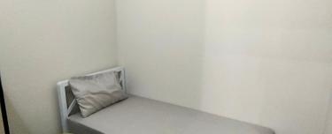 Near Main Place Mall Zero Deposit Room for Rent at Kota Kemuning 1