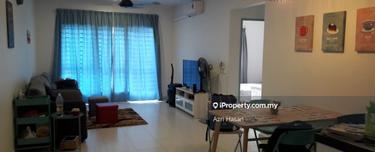 Pool View Unit Freehold Renovated Unit With Nice Kitchen Cabinet 1