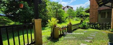 Ground Floor with Garden I Partly Furnished I 2 car parks 1
