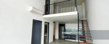 High ceiling Duplex unit. 3 rooms 2 carpark. High Floor 1