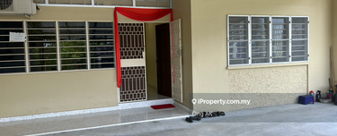Moved in condition semi detached single storey near lake gdn  1