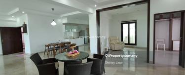 Spacious Breezy Balcony KLCC View, High Ceiling, Quality Tasteful Reno 1