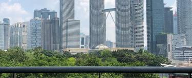 KLCC - High floor - direct view of the Twin Towers 1