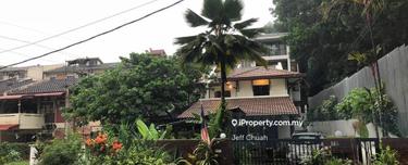 Terrace house with good rental yield  1