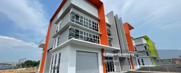 Brand new 3 storey semi-d for rent in Puchong 1