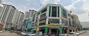 Ground Floor Corner Shoplot For Rent at Seri Kembangan, Selangor 1