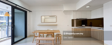 Bright 2 bedrooms apartment, with utility room and storage 1