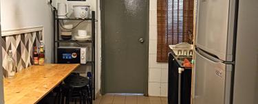 Clean and comfortable environment. 1