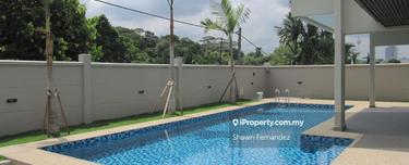 Private pool, guard house & a good view, Damansara Heights 1