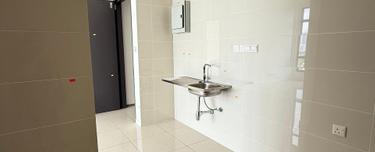 Ready move-in Premium The Maple Residences condo at OUG 1