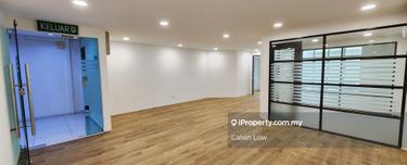 Office / Prime Location / Ample Parking Bays 1