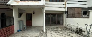 Semi furnished subang ss18 double sty house near ss18 lrt station 1