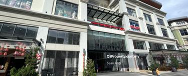 Limited corner lot, main road frontage 1