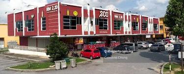 Nearby 7 Eleven Shop 1