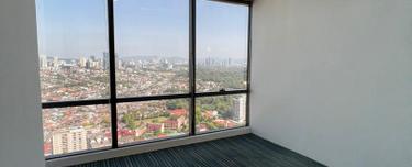 39th floor UOA office for rent 1