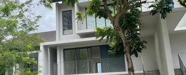 Vilaris Courtyard 3storey special corner Queensbay Penang bridge 1