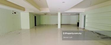 Kawasan 18 - 4 Storey Corner Lot Shop with Lift For Sale 1