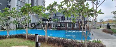Short walk to LRT/MRT station, one Utama shopping mall 1