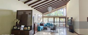 Exclusive & Discreet Bungalow With Lush, Generous Gardens. 1