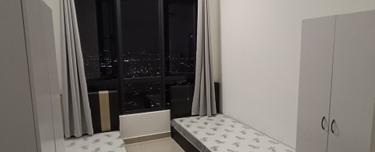 Walking distance to MRT & KTM Station can staying 4 persons 1
