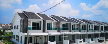 Luxury 2 Storey Near Botani Area with afforable Price 1