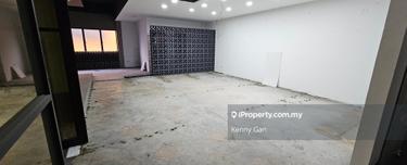 Corner Shoplot 1st floor @ Sri Petaling partly furnish  1