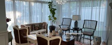 3 Sty Semi-D With Lift & Renovated  1