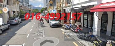 Intermediate shop house for Rent in the town near Komtar 1