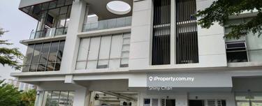 Corner 2.5 Storey Whole block Shoplot for Rent @ Tmn Equine 1
