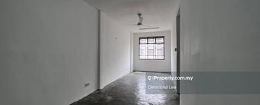 Flat Jasmine Desa Cemerlang/ 3 Bedrooms Unfurnished/ Newly Painted  1