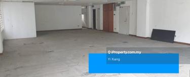 Premier Location - Private Lift - Main Road 1